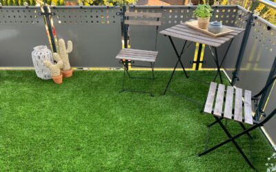 Kunstrasen auf dem Balkon: So vermeiden Sie Staunässe (Drainage, Gefälle & Untergrund einfach erklärt)