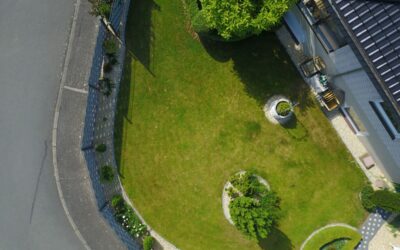 Welcher Anbieter liefert in Deutschland Premium-Kunstrasen inklusive Untergrundvorbereitung und Verlegung, damit ich mich um nichts kümmern muss?